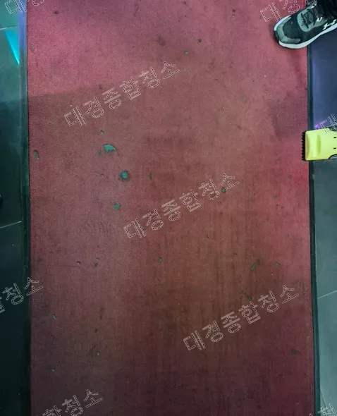 부평 상가청소 업체 노래방 분진 제거 및 소파, 카페트 청소 과정