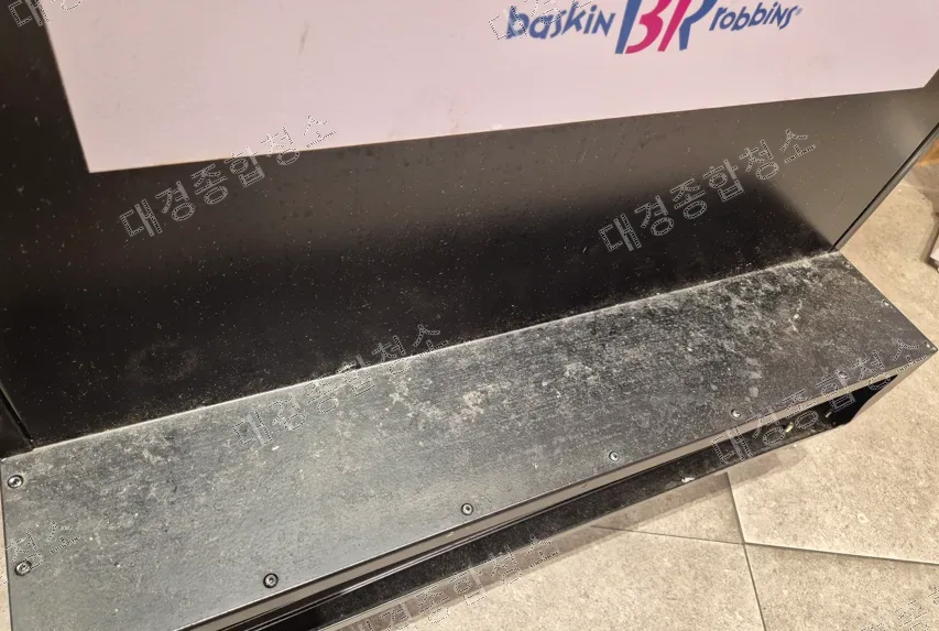 인천 상가 청소업체 매장 닫은 후 깔끔한 야간 상업시설 청소 작업