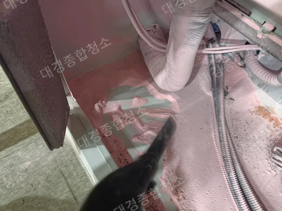 업소용 스탠드 에어컨 분말 소화기 오염 분해청소 방법