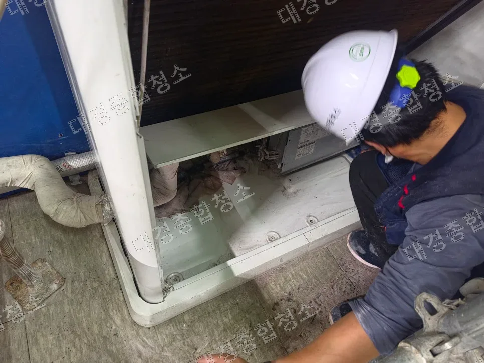 업소용 스탠드 에어컨 분말 소화기 오염 분해청소 방법