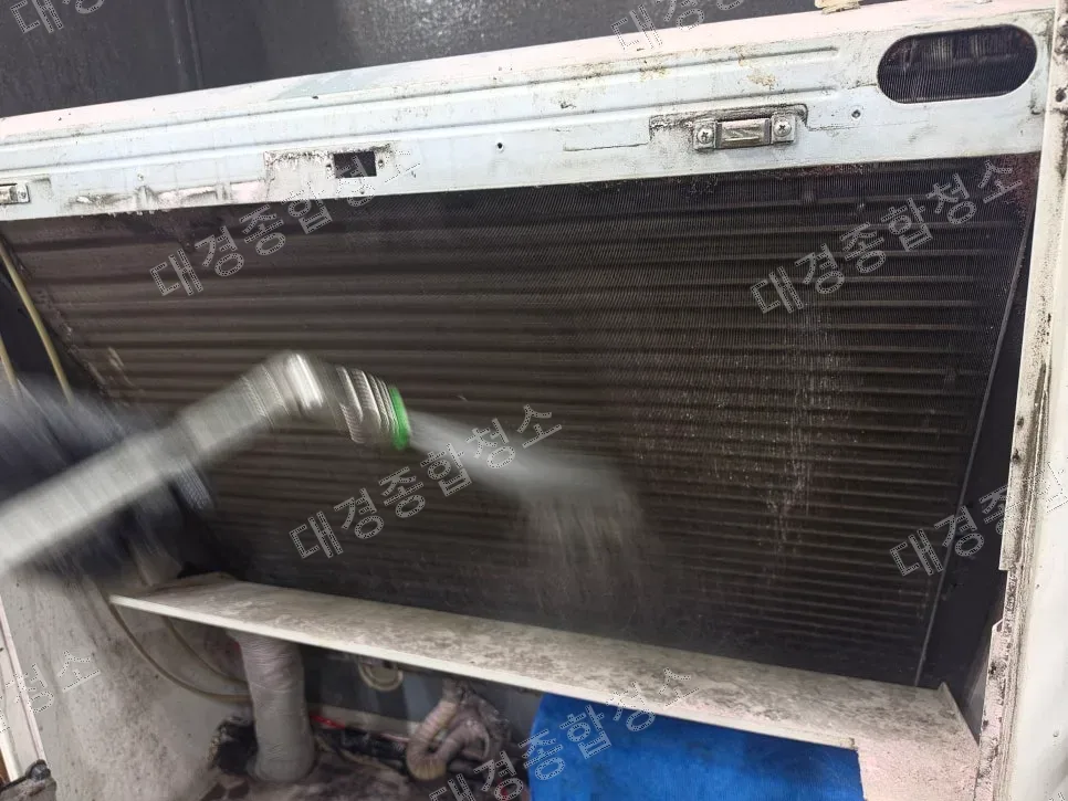 업소용 스탠드 에어컨 분말 소화기 오염 분해청소 방법