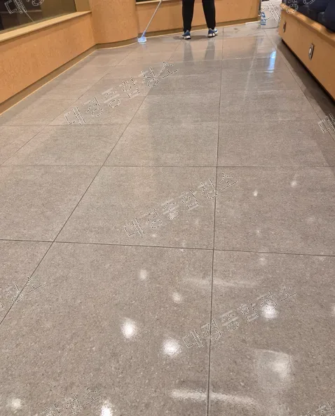 인천 상가 청소업체 매장 닫은 후 깔끔한 야간 상업시설 청소 작업