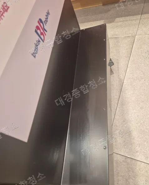 인천 상가 청소업체 매장 닫은 후 깔끔한 야간 상업시설 청소 작업